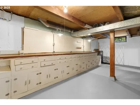 4220 SE Ellis Street Portland OR 97206