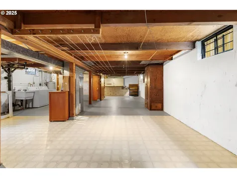 4220 SE Ellis Street Portland OR 97206