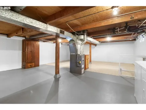 4220 SE Ellis Street Portland OR 97206
