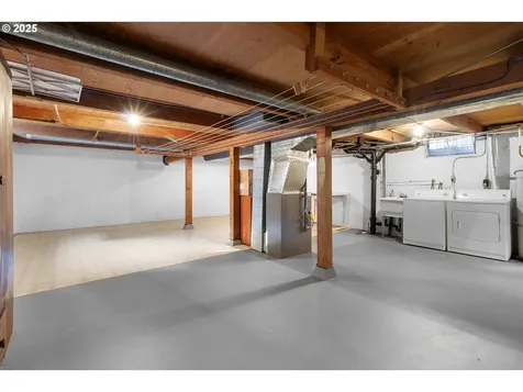 4220 SE Ellis Street Portland OR 97206