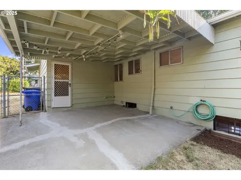 4220 SE Ellis Street Portland OR 97206