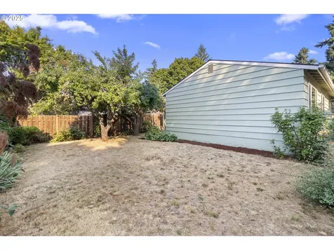 4220 SE Ellis Street Portland OR 97206
