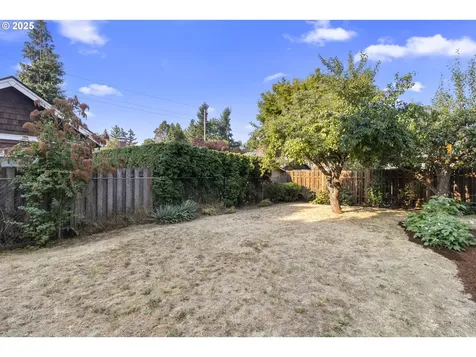 4220 SE Ellis Street Portland OR 97206