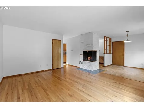 4220 SE Ellis Street Portland OR 97206