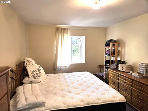 5104 SE 109th Avenue Portland OR 97266
