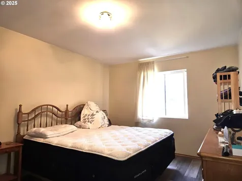 5104 SE 109th Avenue Portland OR 97266