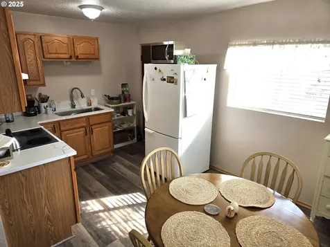 5104 SE 109th Avenue Portland OR 97266