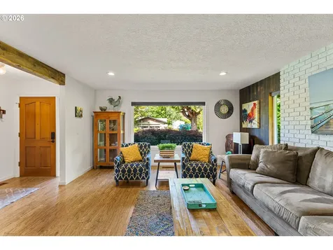 1060 S Park Street Carlton OR 97111