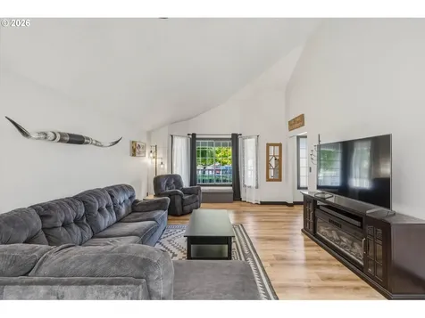 230 Valley Way Woodland WA 98674