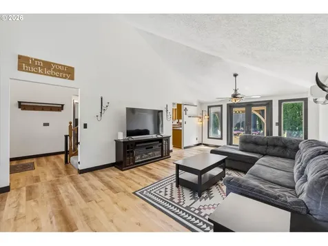 230 Valley Way Woodland WA 98674