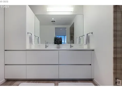 1075 NW Northrup Street NW Portland OR 97209