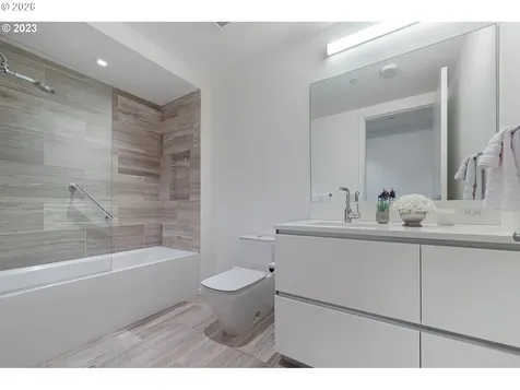 1075 NW Northrup Street NW Portland OR 97209
