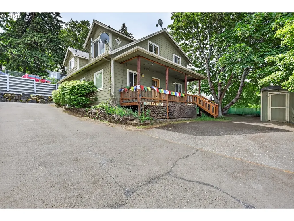 921 Eugene Street Hood River OR 97031