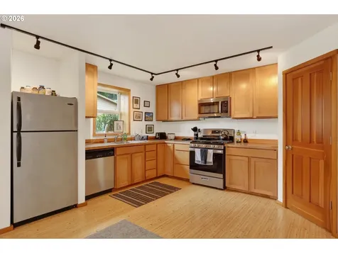921 Eugene Street Hood River OR 97031