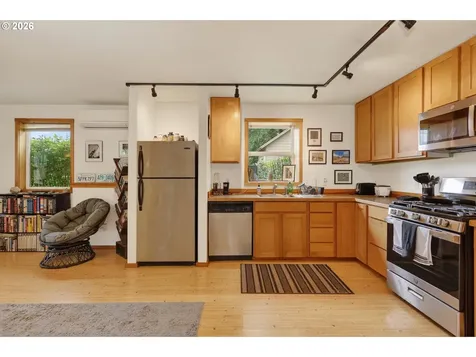 921 Eugene Street Hood River OR 97031