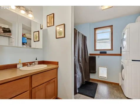 921 Eugene Street Hood River OR 97031