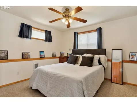 921 Eugene Street Hood River OR 97031