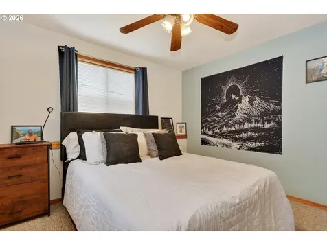 921 Eugene Street Hood River OR 97031