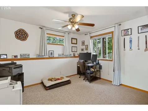 921 Eugene Street Hood River OR 97031