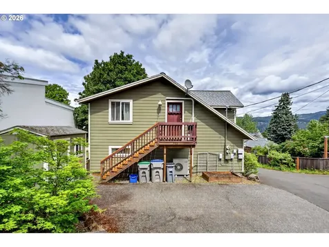 921 Eugene Street Hood River OR 97031