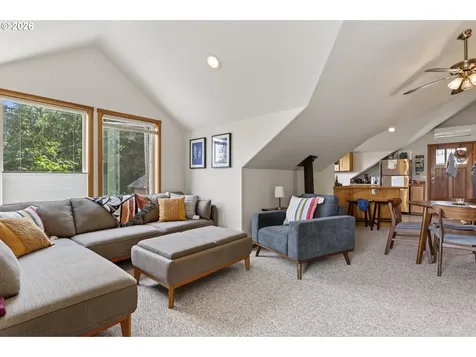 921 Eugene Street Hood River OR 97031