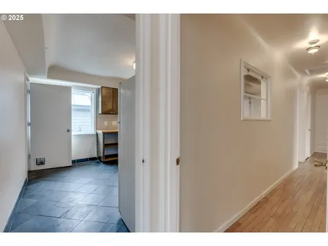 5922 NE 11th Avenue Portland OR 97211