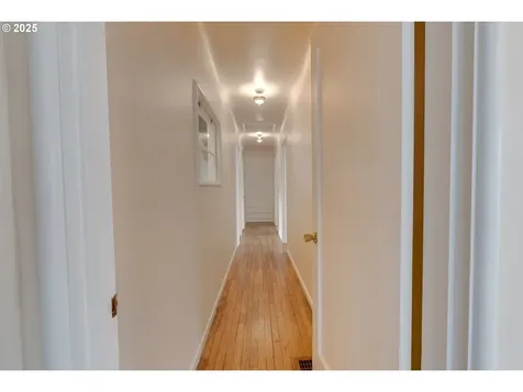 5922 NE 11th Avenue Portland OR 97211