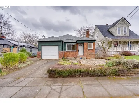 5922 NE 11th Avenue Portland OR 97211