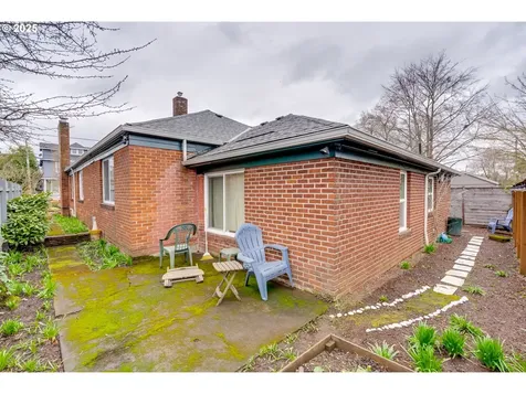 5922 NE 11th Avenue Portland OR 97211