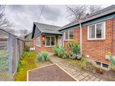 5922 NE 11th Avenue Portland OR 97211