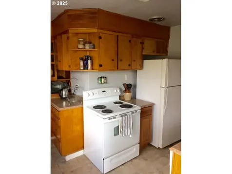 5922 NE 11th Avenue Portland OR 97211