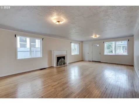 5922 NE 11th Avenue Portland OR 97211