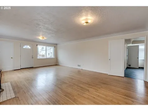 5922 NE 11th Avenue Portland OR 97211