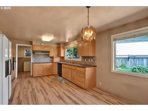 925 Ascot Drive Eugene OR 97401