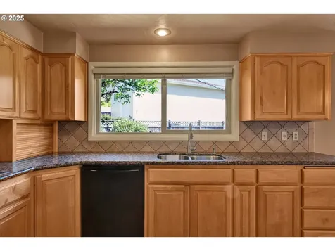 925 Ascot Drive Eugene OR 97401