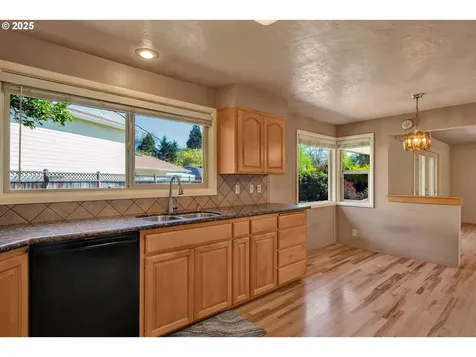 925 Ascot Drive Eugene OR 97401