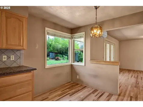 925 Ascot Drive Eugene OR 97401