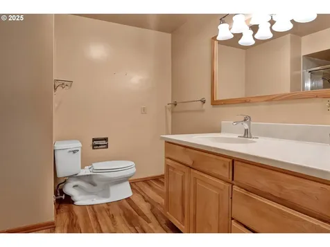 925 Ascot Drive Eugene OR 97401