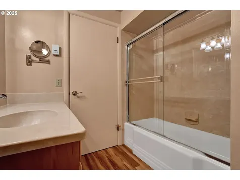 925 Ascot Drive Eugene OR 97401