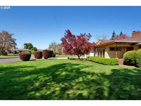 925 Ascot Drive Eugene OR 97401