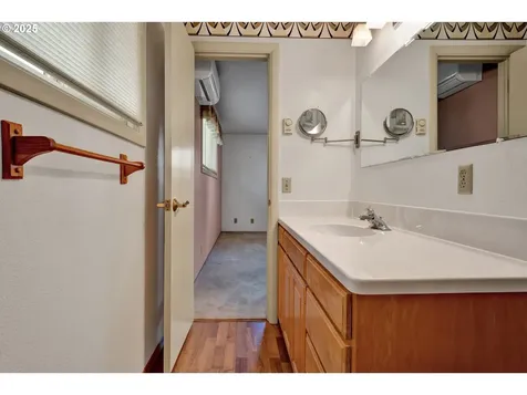 925 Ascot Drive Eugene OR 97401