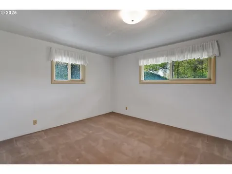925 Ascot Drive Eugene OR 97401