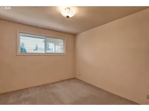 925 Ascot Drive Eugene OR 97401