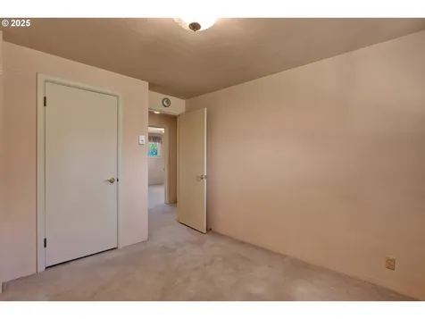 925 Ascot Drive Eugene OR 97401