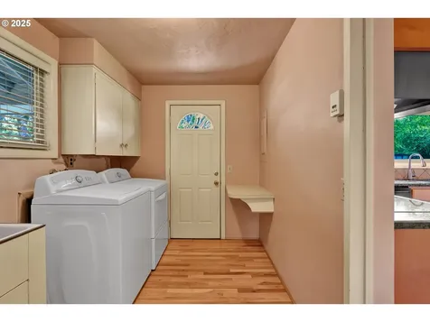 925 Ascot Drive Eugene OR 97401
