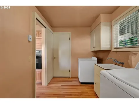 925 Ascot Drive Eugene OR 97401