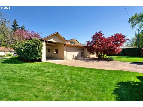925 Ascot Drive Eugene OR 97401