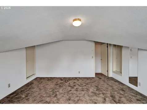 925 Ascot Drive Eugene OR 97401
