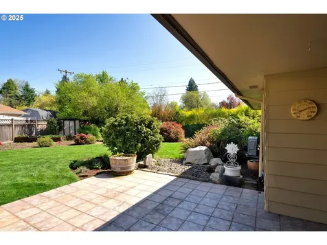 925 Ascot Drive Eugene OR 97401