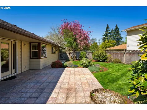 925 Ascot Drive Eugene OR 97401
